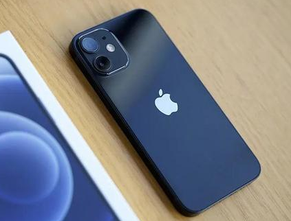 济南苹果直销店份额、iphone免费换电池条件、全球关注的“降速门”事件苹果达成35亿元和解。